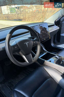 Седан Tesla Model 3 2019 в Сваляве