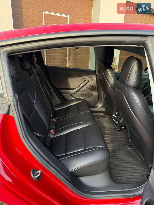 Седан Tesla Model 3 2018 в Днепре
