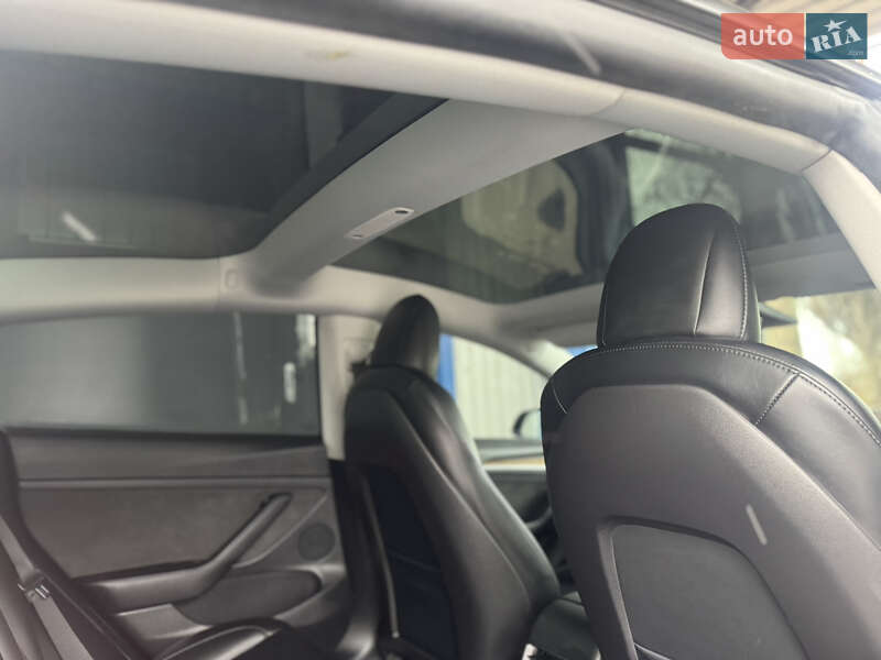 Седан Tesla Model 3 2021 в Кривому Розі