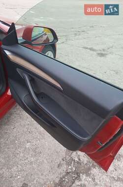Седан Tesla Model 3 2022 в Ровно