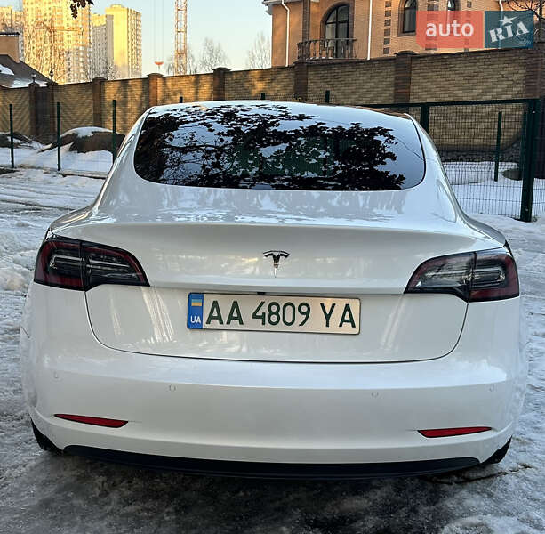 Седан Tesla Model 3 2021 в Києві