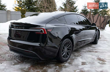 Седан Tesla Model 3 2024 в Самборі