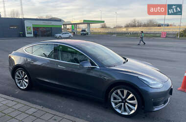 Седан Tesla Model 3 2018 в Киеве