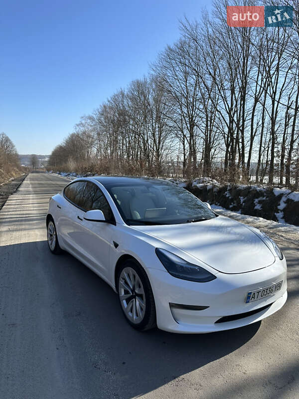 Седан Tesla Model 3 2022 в Ивано-Франковске