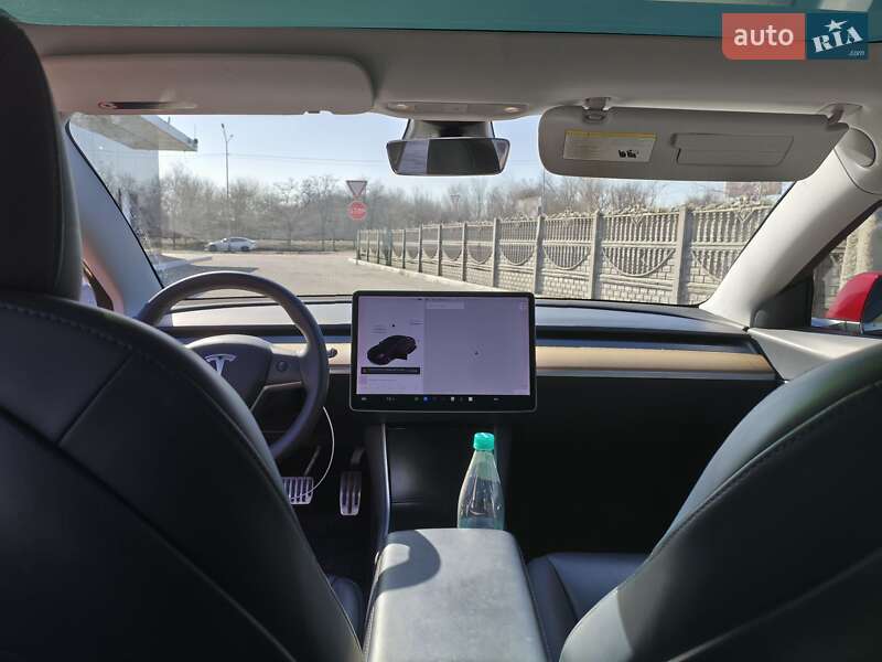 Седан Tesla Model 3 2019 в Запоріжжі