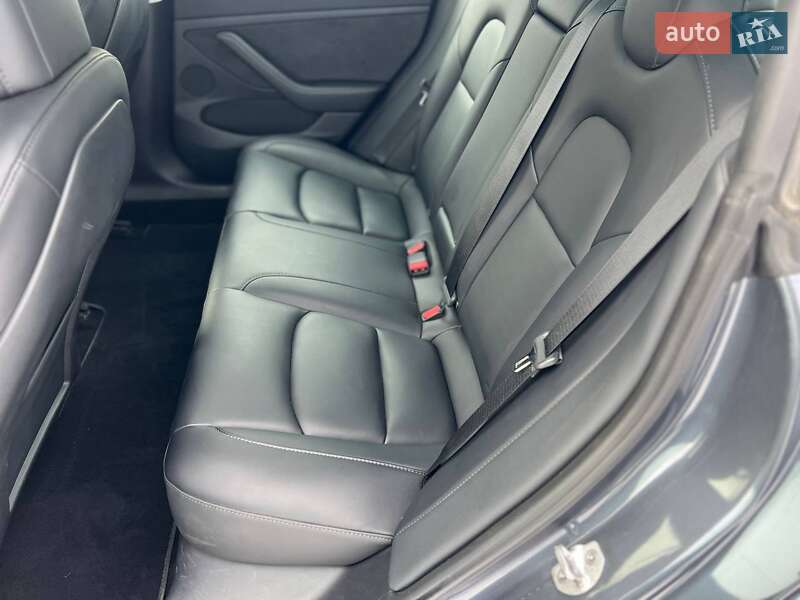 Седан Tesla Model 3 2022 в Києві