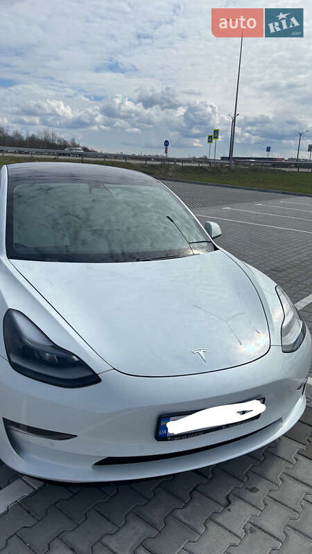Седан Tesla Model 3 2021 в Тернополе