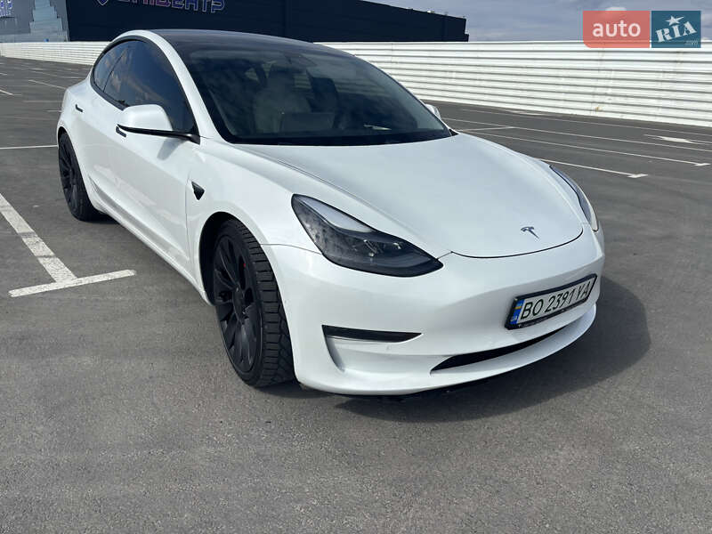 Седан Tesla Model 3 2021 в Тернополе