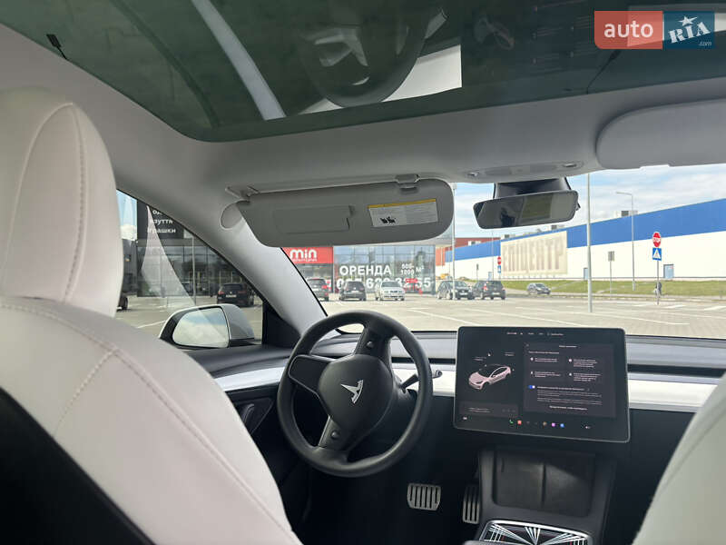 Седан Tesla Model 3 2021 в Тернополе