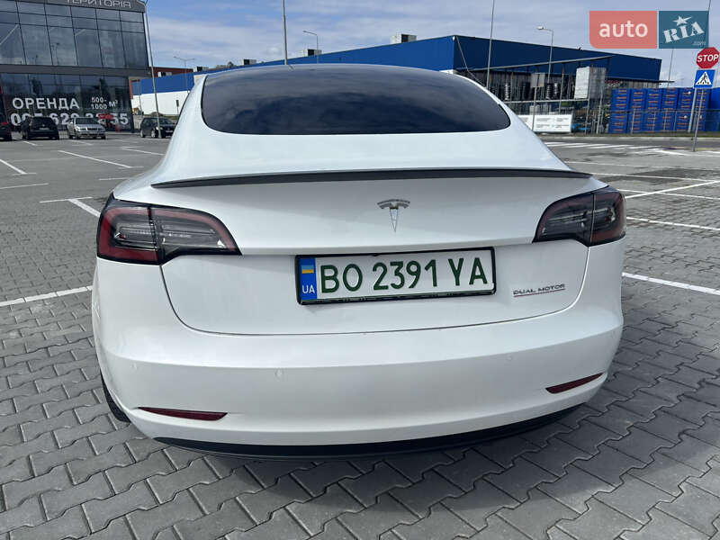 Седан Tesla Model 3 2021 в Тернополе