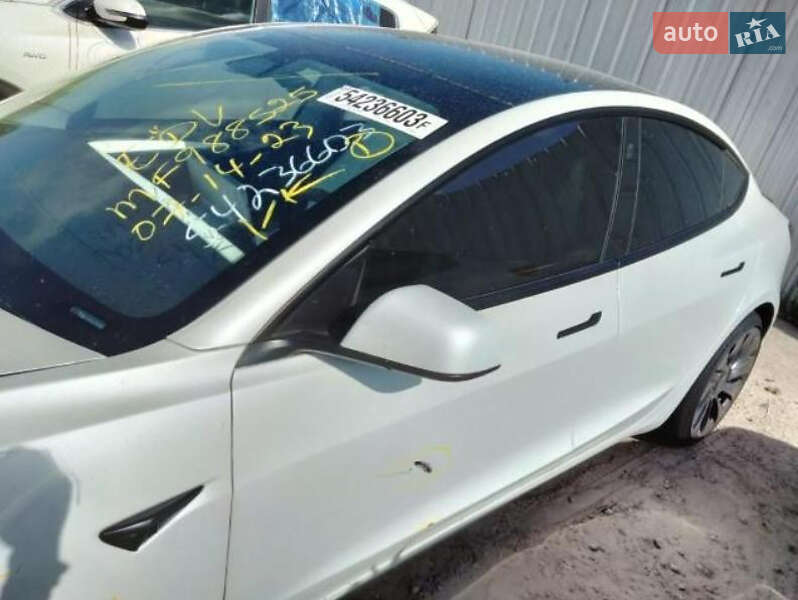 Седан Tesla Model 3 2021 в Тернополе