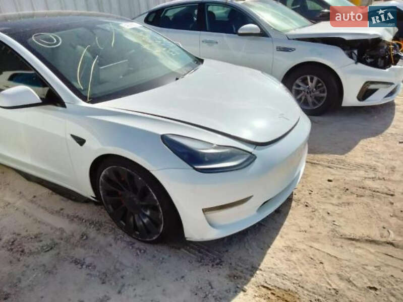 Седан Tesla Model 3 2021 в Тернополе