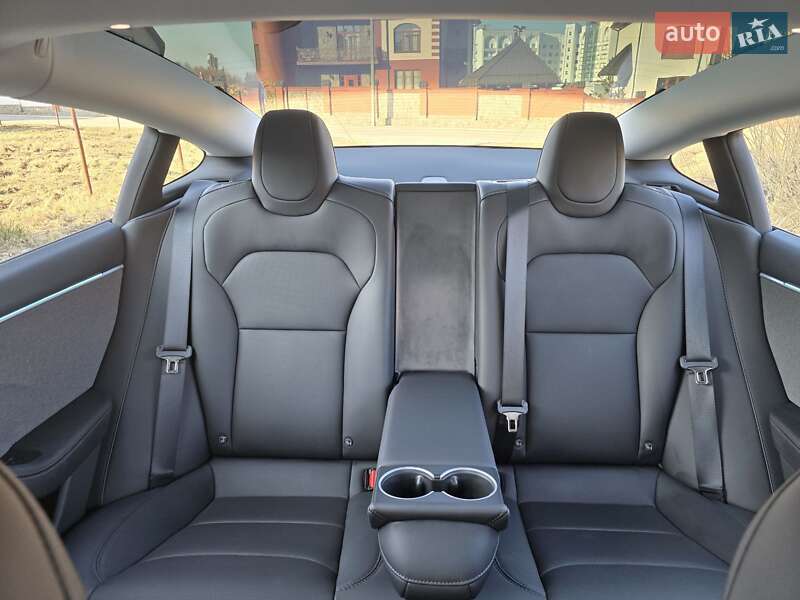 Седан Tesla Model 3 2025 в Львові фото 22 Седан Tesla Model 3 2025 в Львові