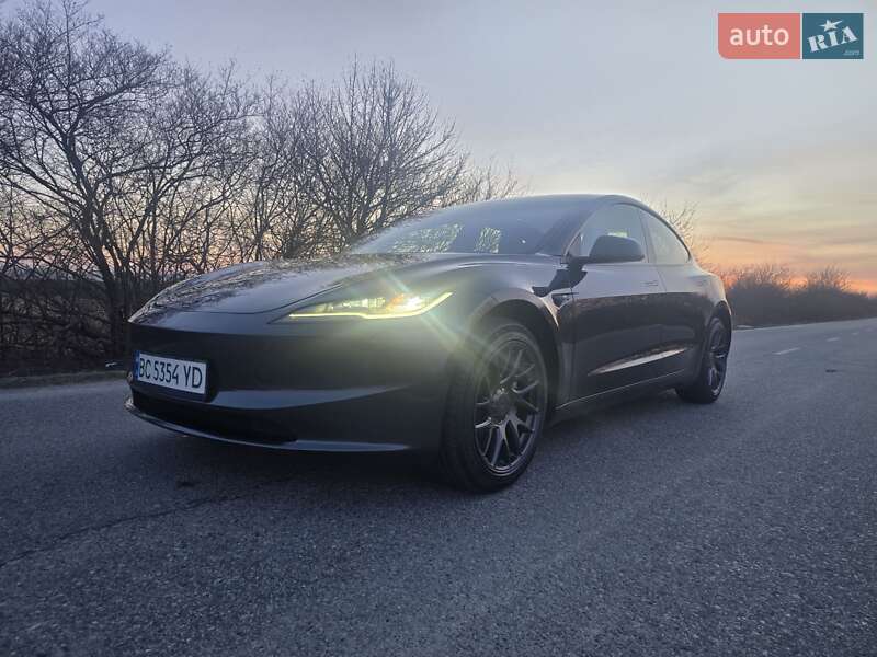 Седан Tesla Model 3 2025 в Львові фото 30 Седан Tesla Model 3 2025 в Львові