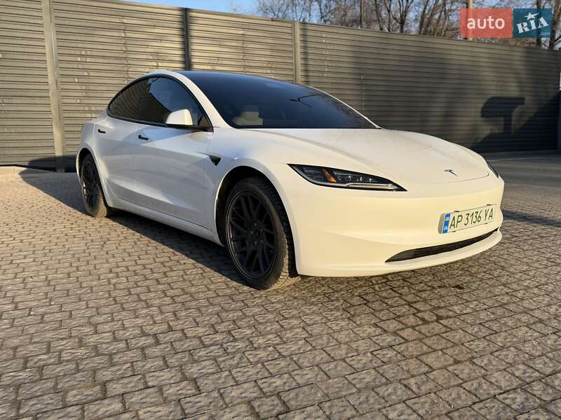 Седан Tesla Model 3 2025 в Запорожье