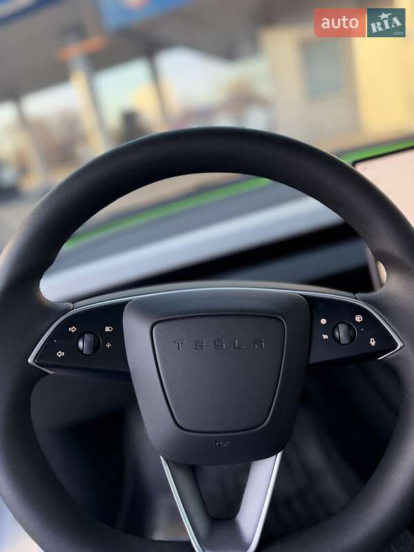 Седан Tesla Model 3 2025 в Запорожье