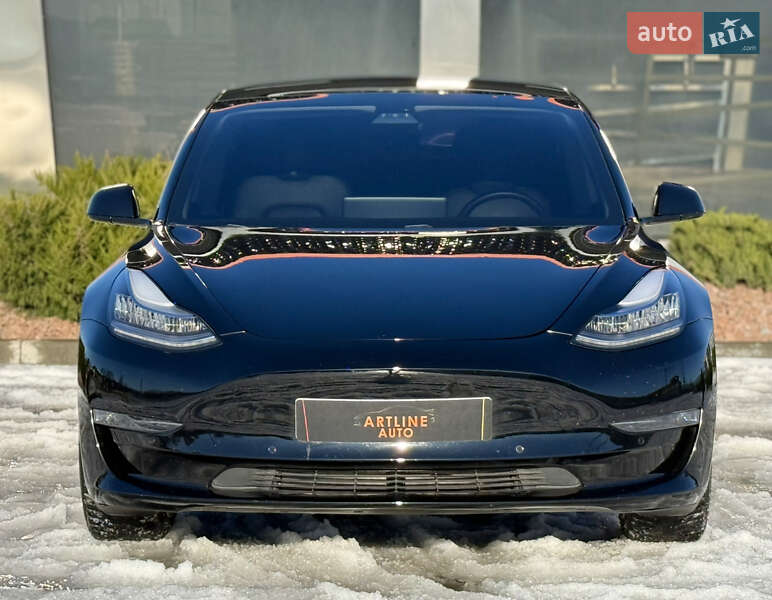 Седан Tesla Model 3 2019 в Харкові