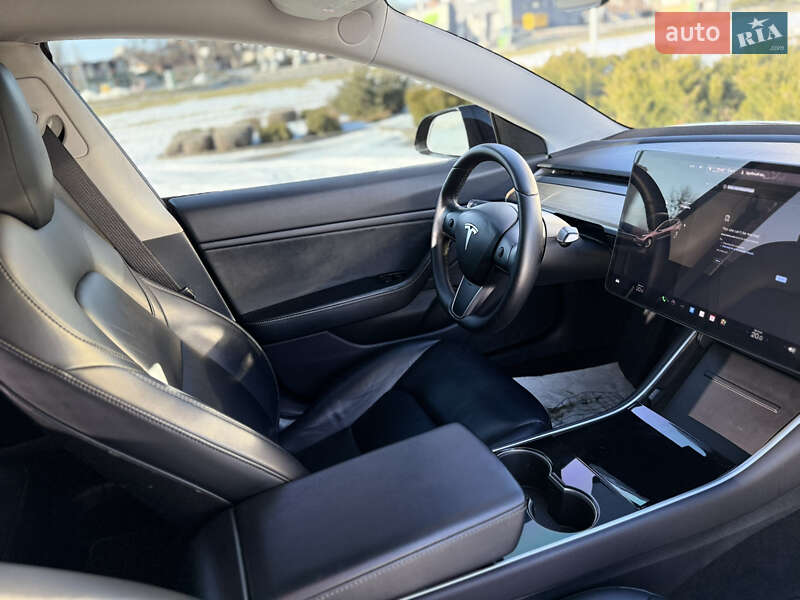 Седан Tesla Model 3 2019 в Харкові