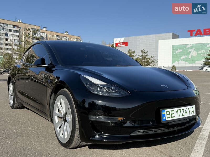 Седан Tesla Model 3 2021 в Николаеве