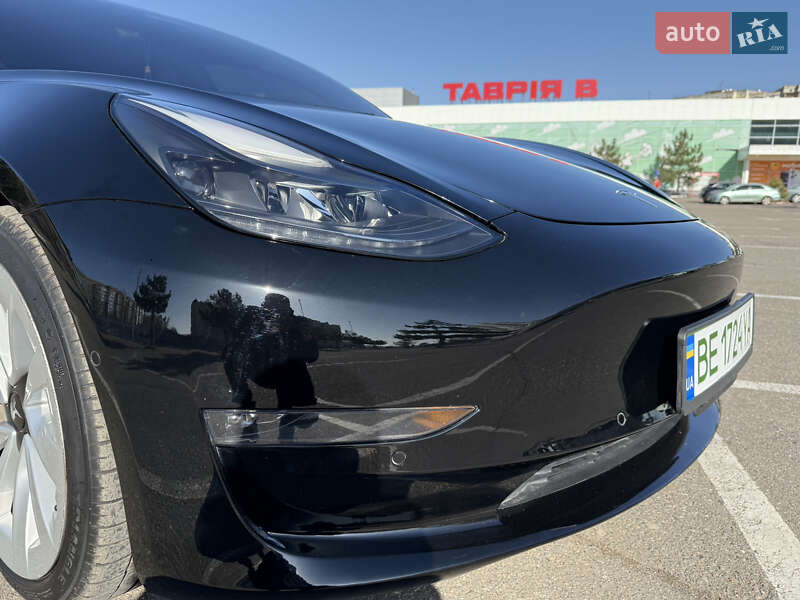Седан Tesla Model 3 2021 в Николаеве