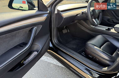 Седан Tesla Model 3 2021 в Николаеве