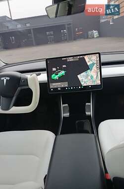 Седан Tesla Model 3 2018 в Нововолынске
