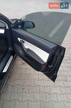 Седан Tesla Model 3 2018 в Нововолынске