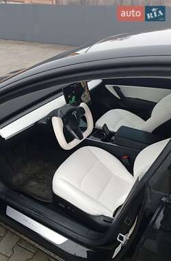 Седан Tesla Model 3 2018 в Нововолынске