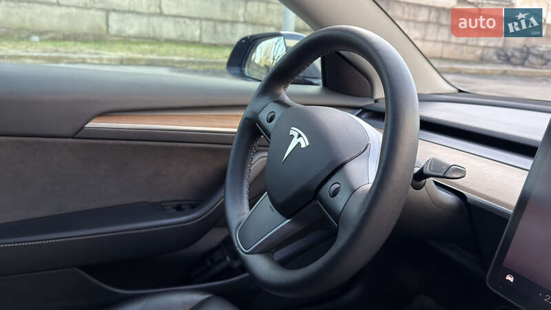 Седан Tesla Model 3 2022 в Запоріжжі