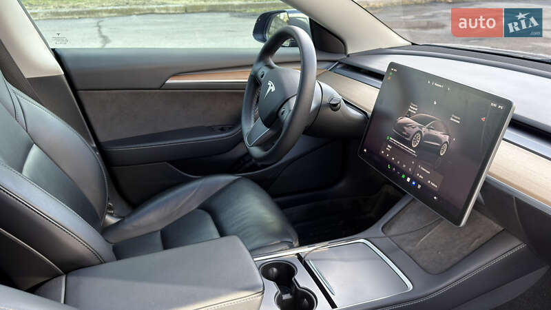 Седан Tesla Model 3 2022 в Запоріжжі