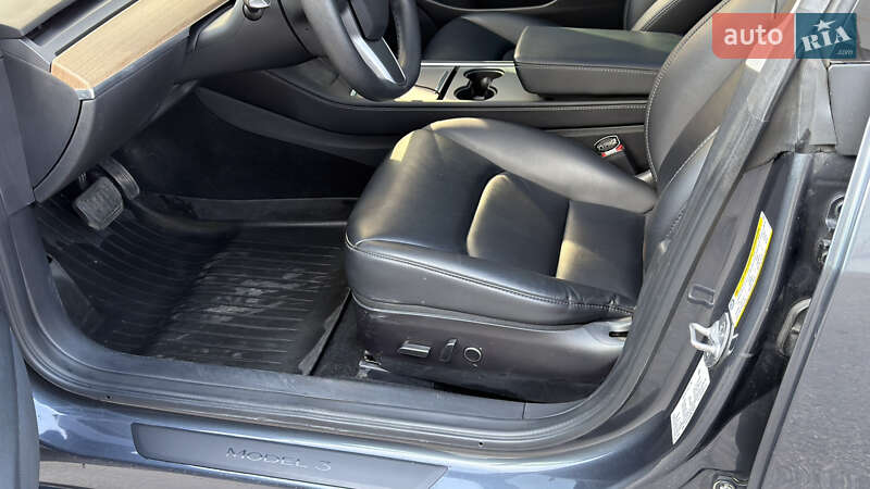 Седан Tesla Model 3 2022 в Запоріжжі