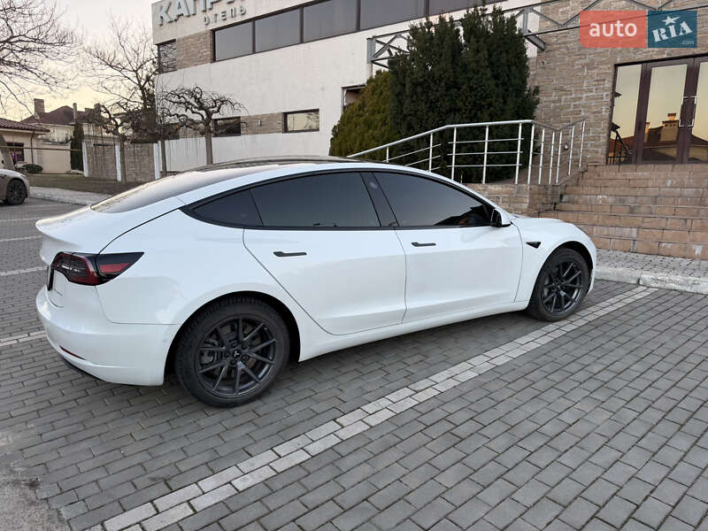 Седан Tesla Model 3 2019 в Одессе