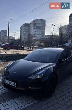 Седан Tesla Model 3 2021 в Ивано-Франковске