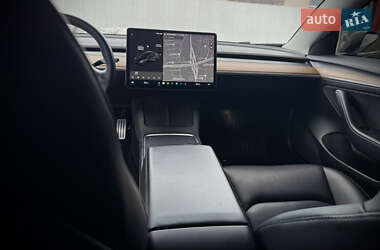 Седан Tesla Model 3 2021 в Львове