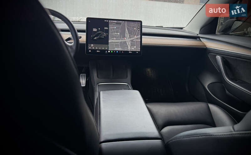 Седан Tesla Model 3 2021 в Львове