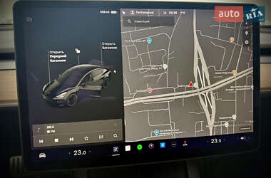 Седан Tesla Model 3 2021 в Львове