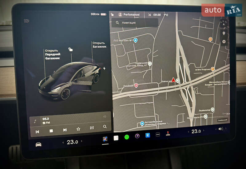 Седан Tesla Model 3 2021 в Львове