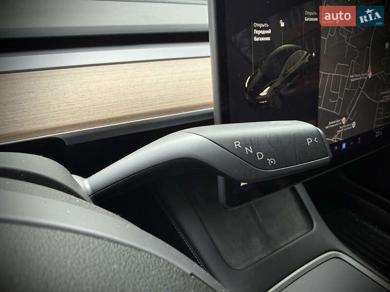 Седан Tesla Model 3 2021 в Львове