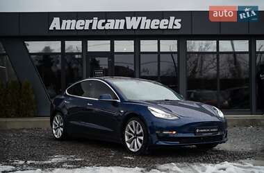 Седан Tesla Model 3 2018 в Черновцах