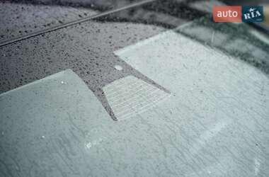 Седан Tesla Model 3 2018 в Черновцах