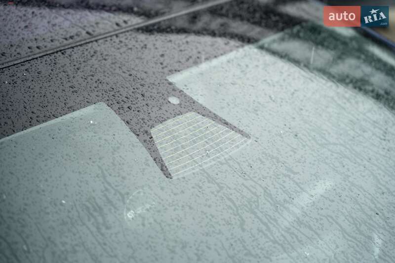 Седан Tesla Model 3 2018 в Черновцах