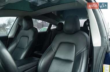 Седан Tesla Model 3 2018 в Черновцах