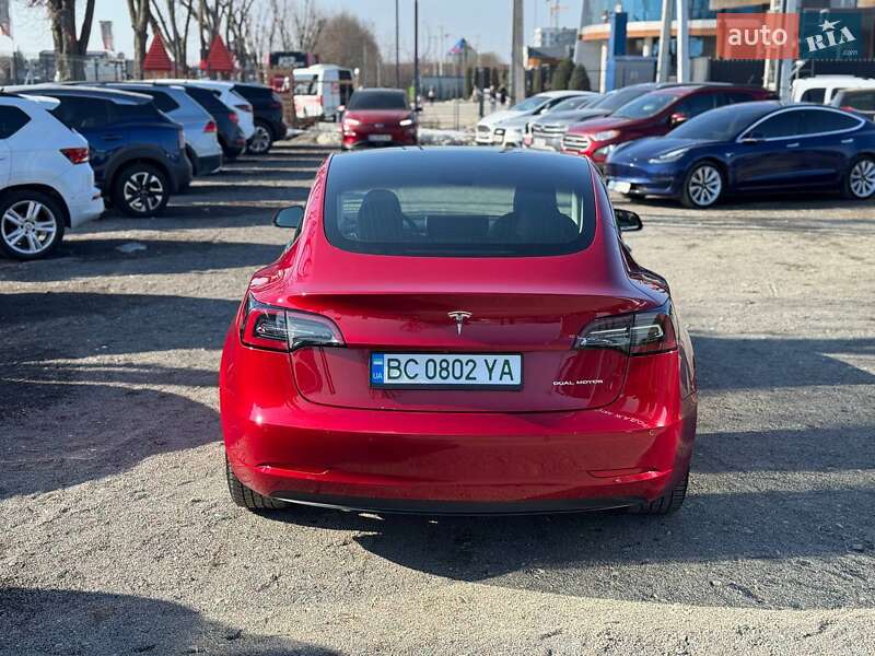 Седан Tesla Model 3 2018 в Львове