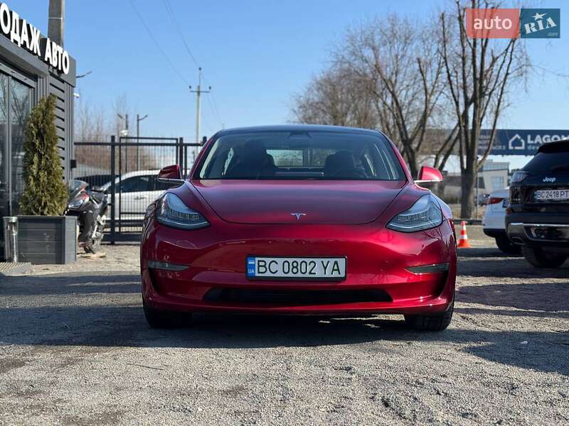 Седан Tesla Model 3 2018 в Львове