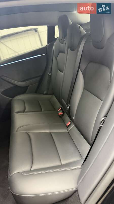 Седан Tesla Model 3 2025 в Киеве
