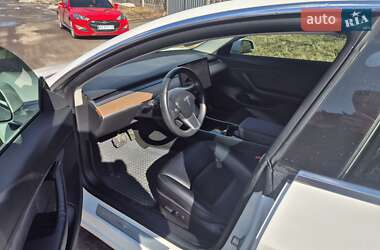 Седан Tesla Model 3 2018 в Львове