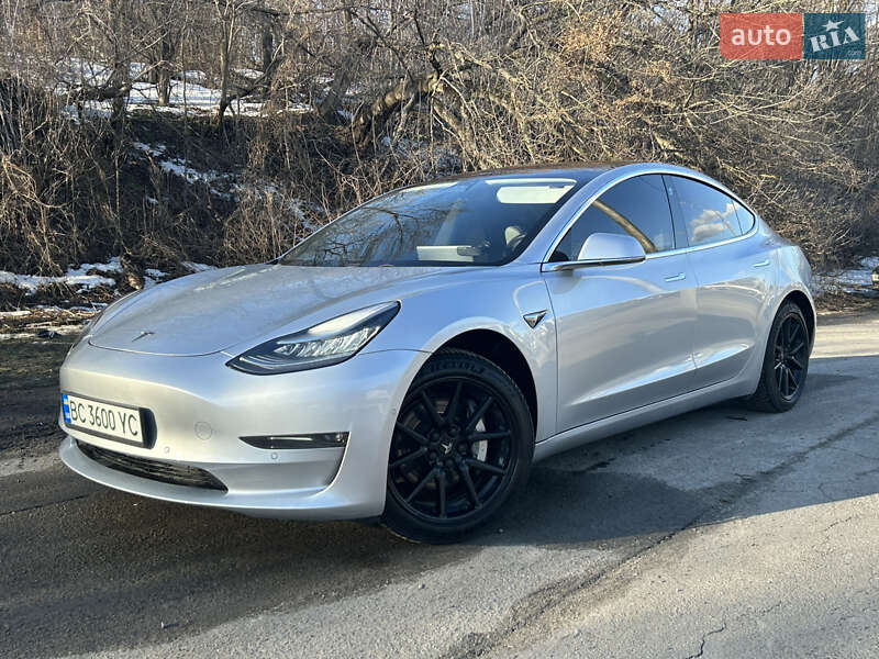 Седан Tesla Model 3 2018 в Киеве