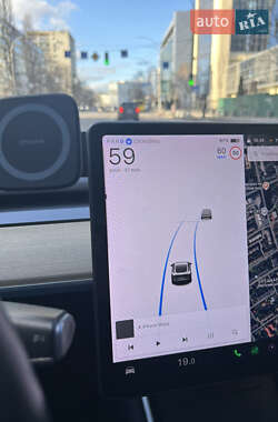 Седан Tesla Model 3 2018 в Киеве