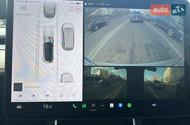 Седан Tesla Model 3 2018 в Киеве