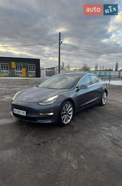 Седан Tesla Model 3 2020 в Киеве